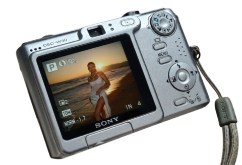 Sony Cyber-shot DSC-W30 – Kompaktowy Aparat Cyfrowy DigiCam