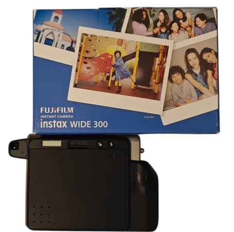 Fujifilm Instax Wide 300 – aparat natychmiastowy czarny