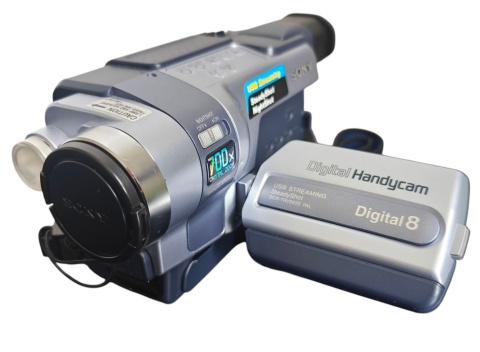 Sony Digital8 DCR-TRV245E – Kamera Cyfrowa Digital8 | NightShotc | USB Streaming | SteadyShot jak nowa